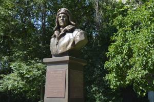 Бюст М. В. Водопьянова